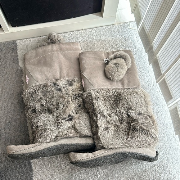 Shoes - Mukluks boots